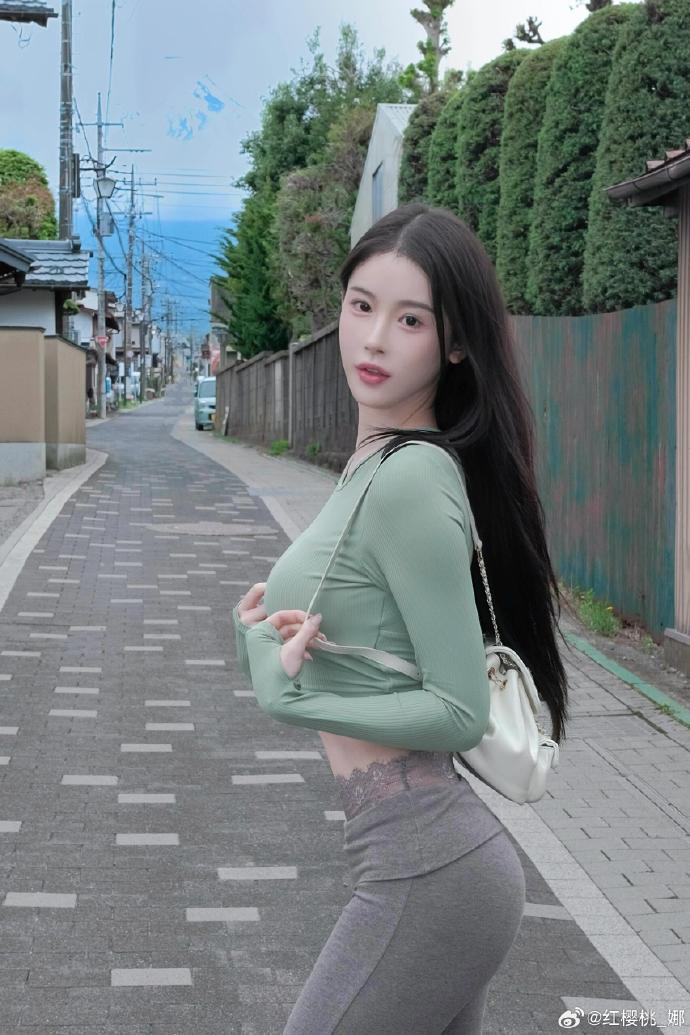 与凤行 封面